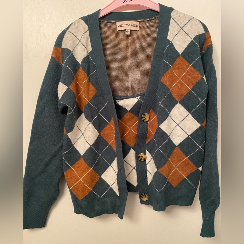 Two piece crop top and sweater set